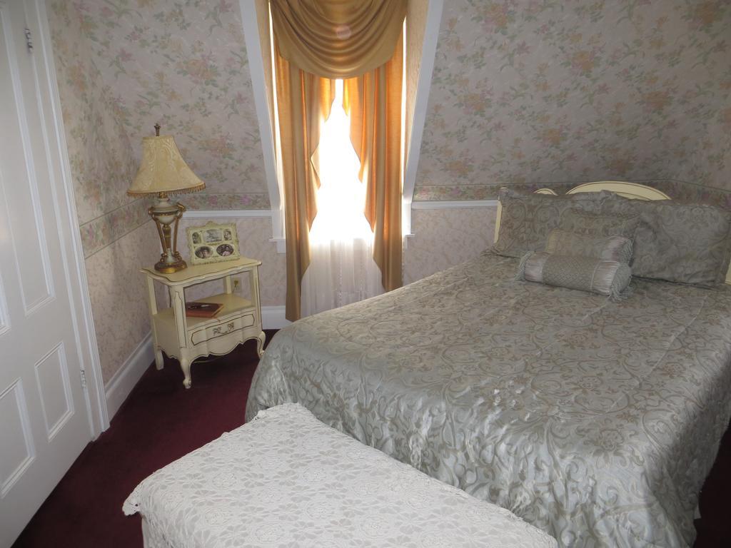 Edith Palmer'S Country Inn, Historical Bed & Breakfast 버지니아시티 외부 사진