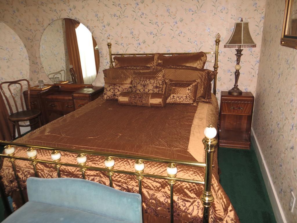 Edith Palmer'S Country Inn, Historical Bed & Breakfast 버지니아시티 외부 사진